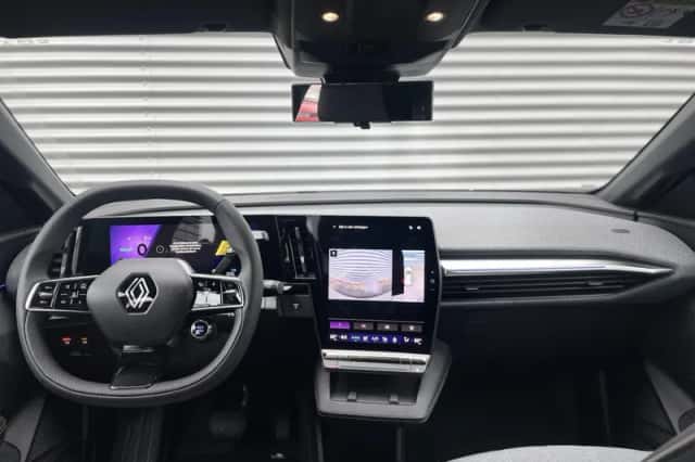Renault Mégane E-Tech (2025) thumbnail 3