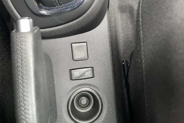 Renault Captur (2018) thumbnail 24