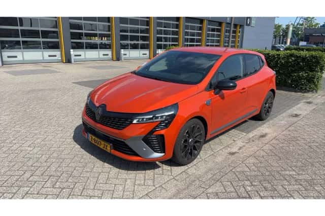 Renault Clio (2024) thumbnail 1