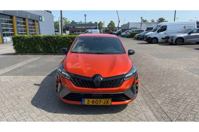 Renault Clio (2024) thumbnail 6