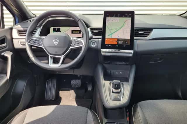 Renault Captur (2025) thumbnail 3