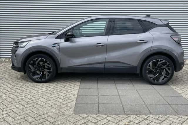 Renault Captur (2025) thumbnail 2