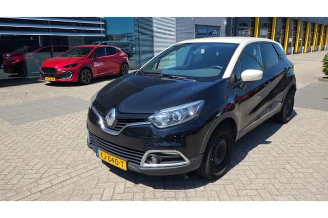 Renault Captur (2016) thumbnail 2