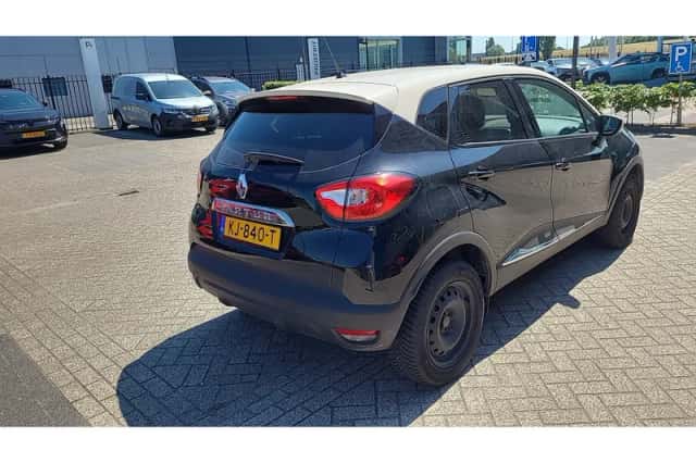 Renault Captur (2016) thumbnail 3