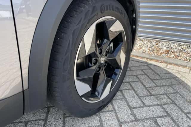 Renault Captur (2025) thumbnail 5