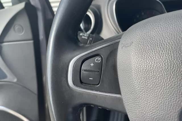 Renault Captur (2018) thumbnail 18