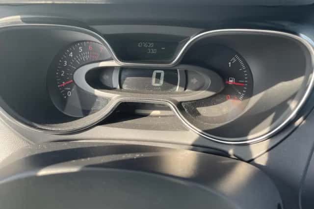 Renault Captur (2018) thumbnail 20