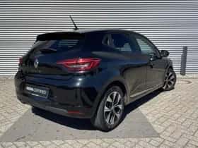 Renault Clio (2022) thumbnail 2