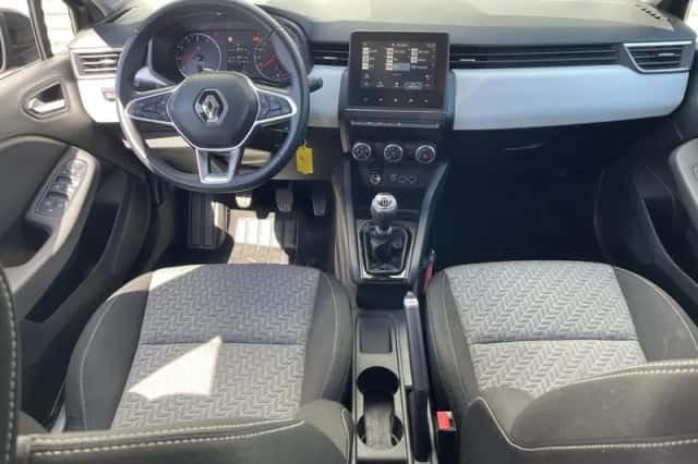 Renault Clio (2022) thumbnail 3