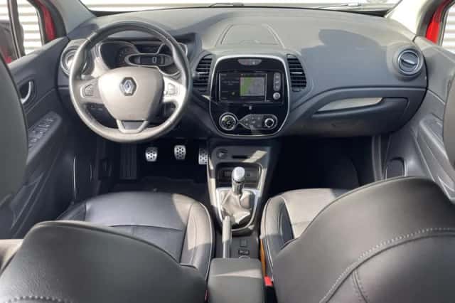 Renault Captur (2018) thumbnail 3
