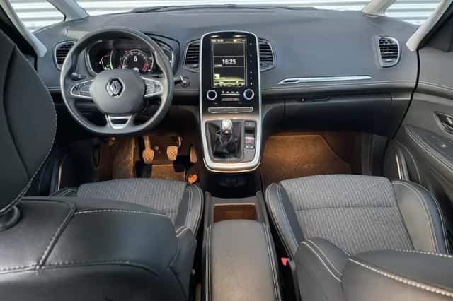 Renault Grand Scénic (2023) thumbnail 3