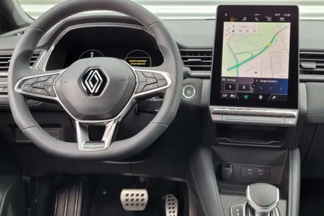 Renault Captur (2025) thumbnail 3
