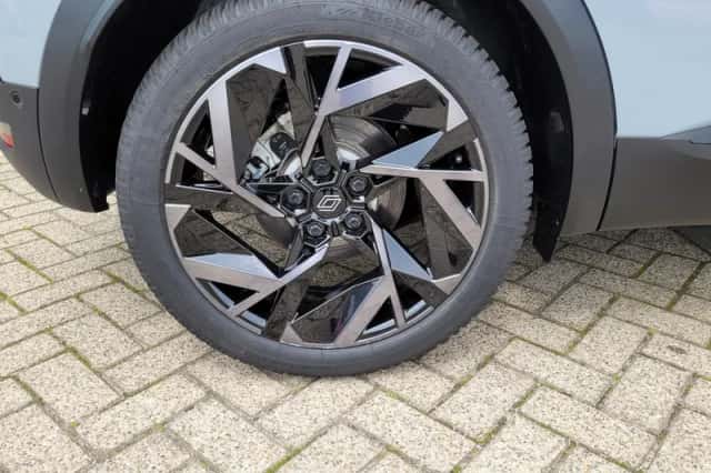 Renault Captur (2025) thumbnail 5