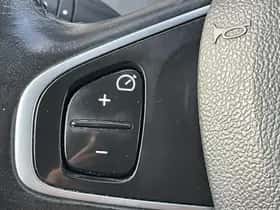 Renault Captur (2016) thumbnail 15