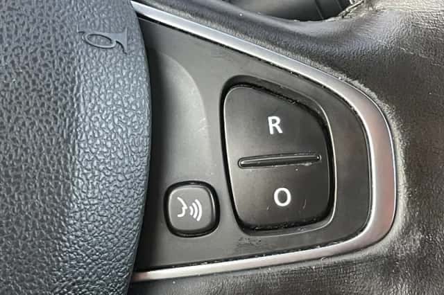 Renault Captur (2016) thumbnail 16