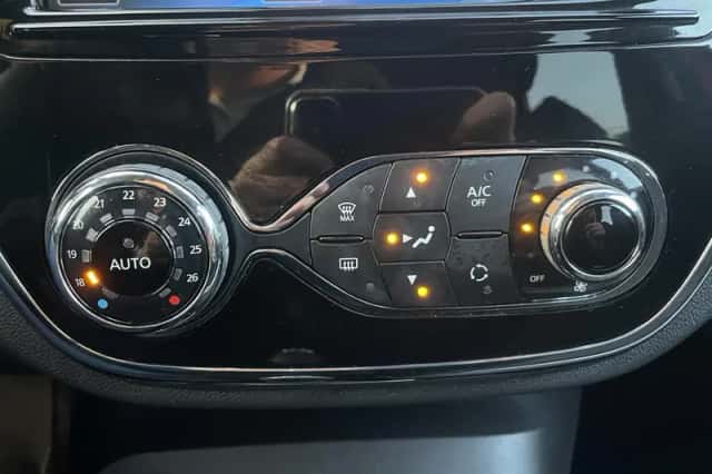 Renault Captur (2016) thumbnail 28