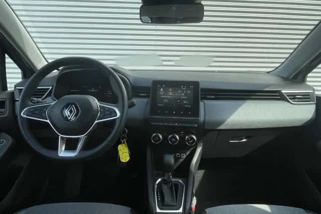 Renault Clio (2024) thumbnail 3