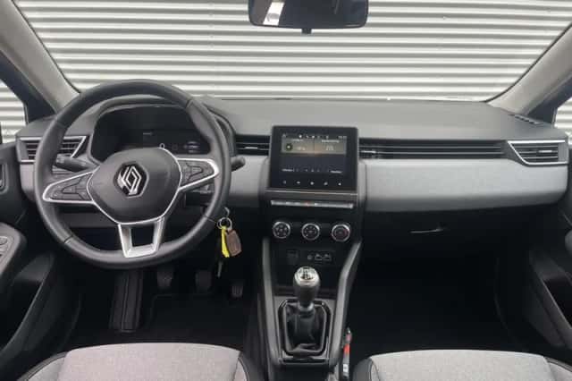 Renault Clio (2024) thumbnail 3