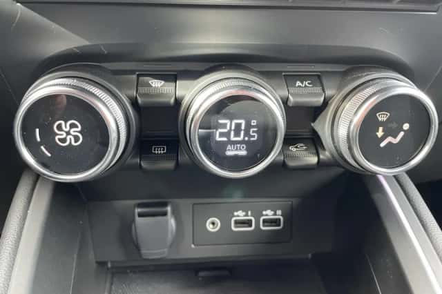 Renault Clio (2023) thumbnail 18
