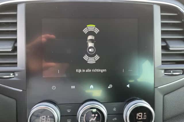 Renault Mégane (2022) thumbnail 18