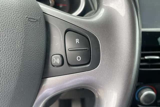 Renault Clio (2016) thumbnail 17