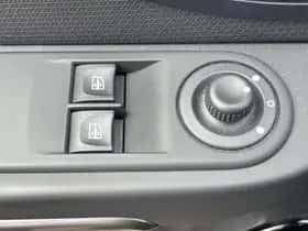 Renault Clio (2016) thumbnail 22