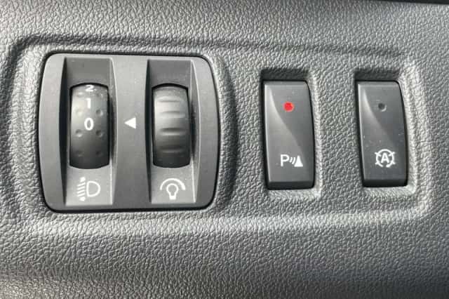 Renault Clio (2016) thumbnail 23