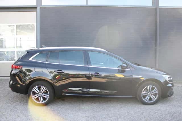 Renault Mégane (2022) thumbnail 3