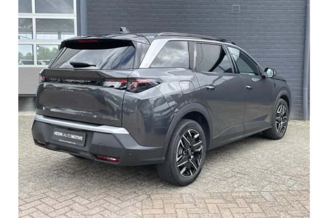 Peugeot 5008 (2025) thumbnail 2