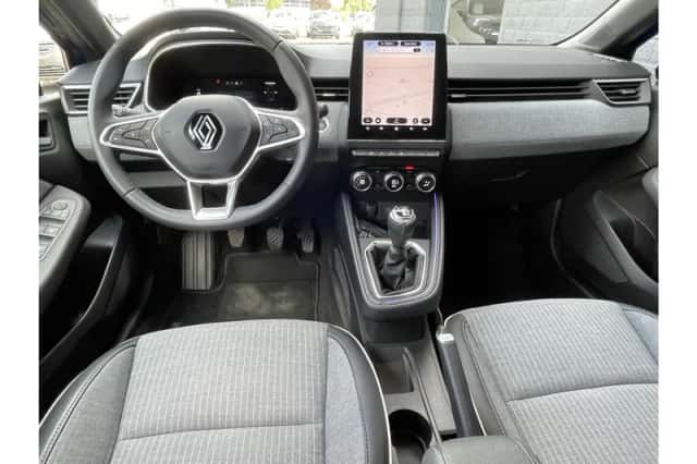 Renault Clio (2023) thumbnail 3