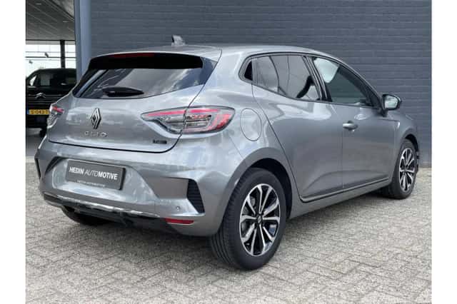 Renault Clio (2025) thumbnail 2