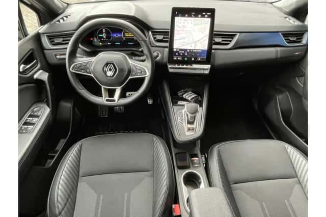 Renault Captur (2025) thumbnail 3