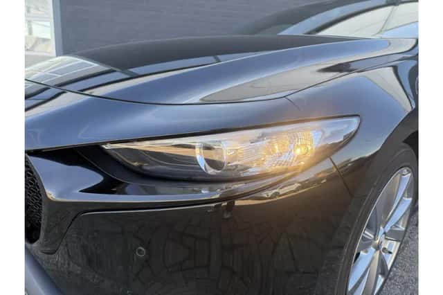 Mazda 3 (2019) thumbnail 3