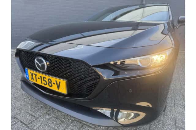 Mazda 3 (2019) thumbnail 4