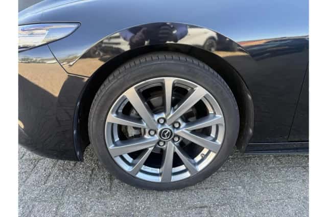 Mazda 3 (2019) thumbnail 5