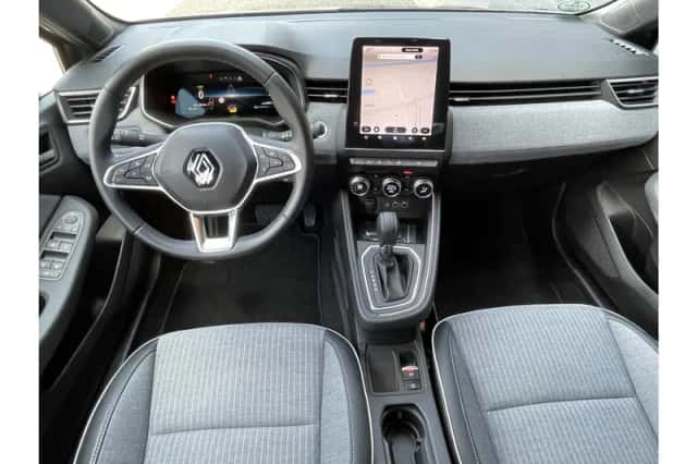 Renault Clio (2023) thumbnail 3
