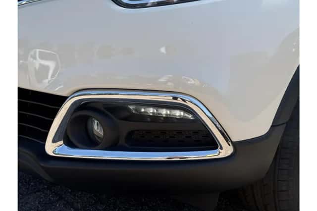 Renault Captur (2016) thumbnail 2