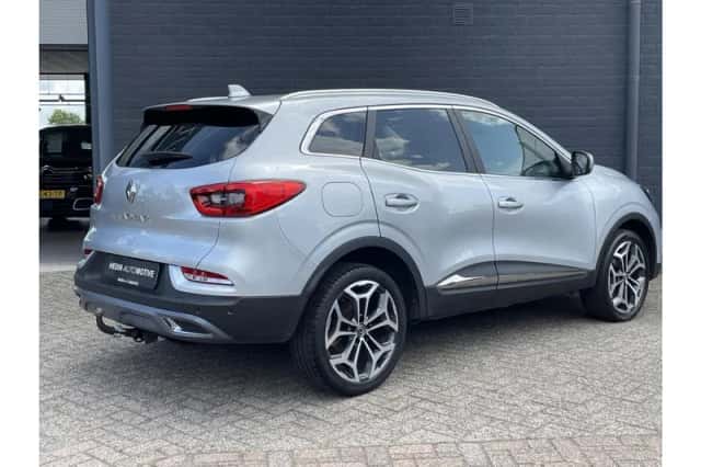 Renault Kadjar (2022) thumbnail 2
