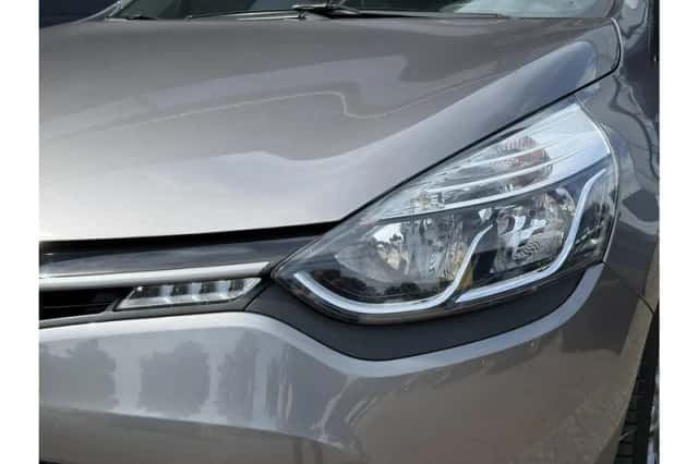 Renault Clio (2015) thumbnail 3