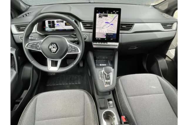 Renault Captur (2025) thumbnail 3