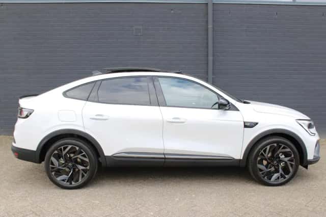 Renault Arkana (2025) thumbnail 3