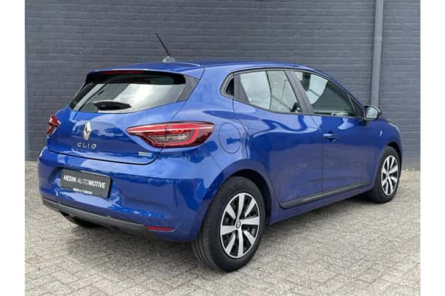 Renault Clio (2022) thumbnail 2