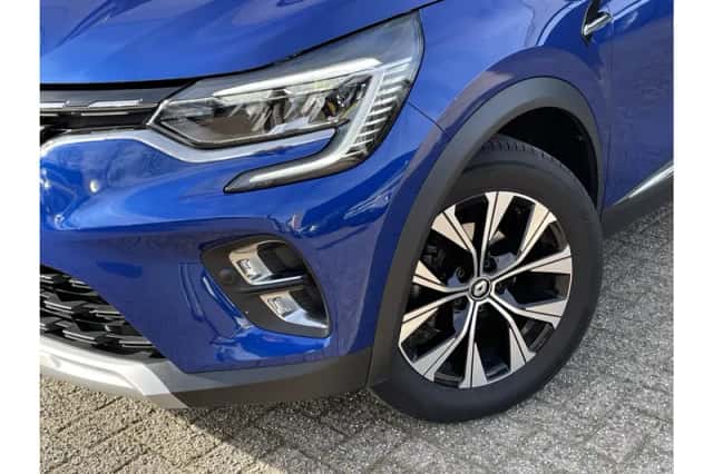 Renault Captur (2022) thumbnail 6