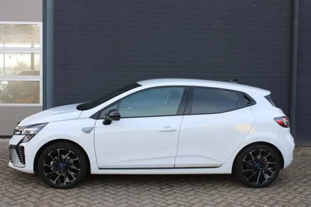 Renault Clio (2025) thumbnail 2