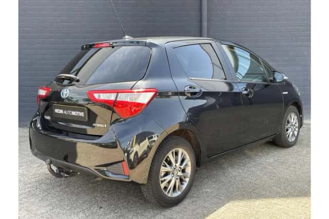 Toyota Yaris (2019) thumbnail 2