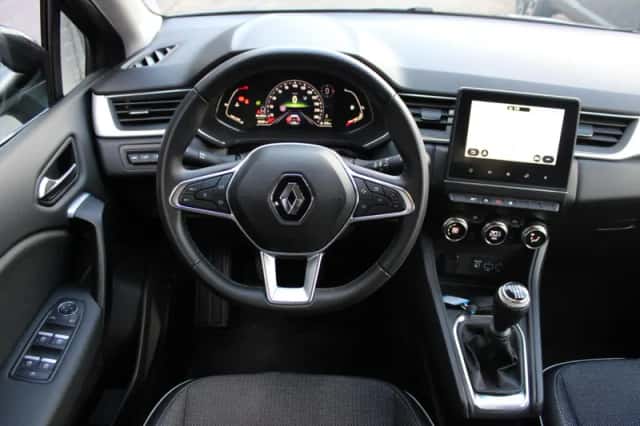 Renault Captur (2023) thumbnail 5