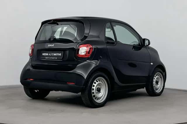Smart Fortwo (2023) thumbnail 2