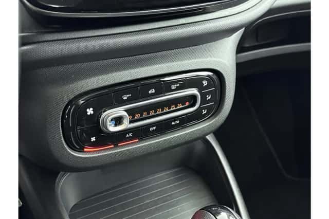 Smart Fortwo (2023) thumbnail 16