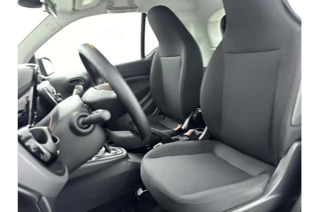 Smart Fortwo (2023) thumbnail 17
