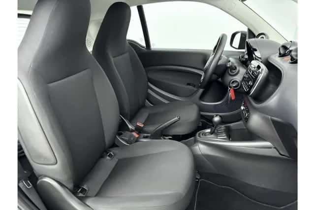Smart Fortwo (2023) thumbnail 18